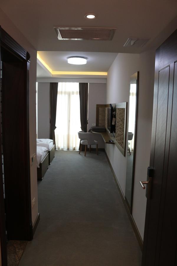Hotel Admiral Prizren Exterior photo